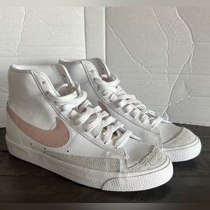 Nike Women's Blazer Mid 77 Shoes, Size 9.5, White/Pink